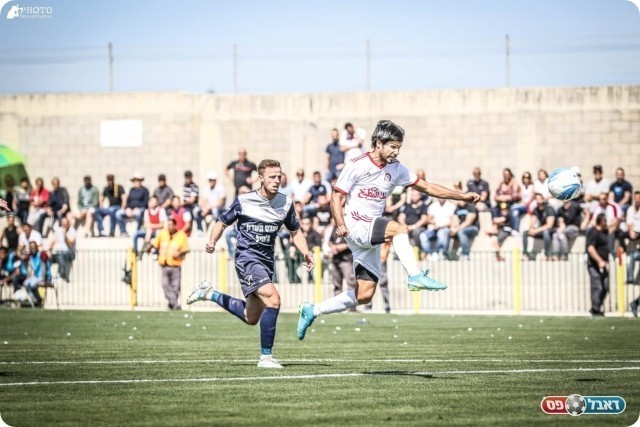 מחצית מהחלומות (נזיה סולטאן)